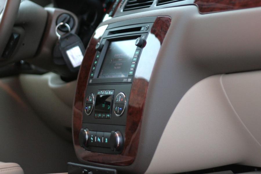  Chevrolet Tahoe LTZ 6 2L 4x4 2009 года  (фото 17 из 23)